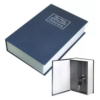 Um cofre camuflado em forma de livro é uma excelente solução para quem busca guardar objetos de valor de forma discreta e segura.